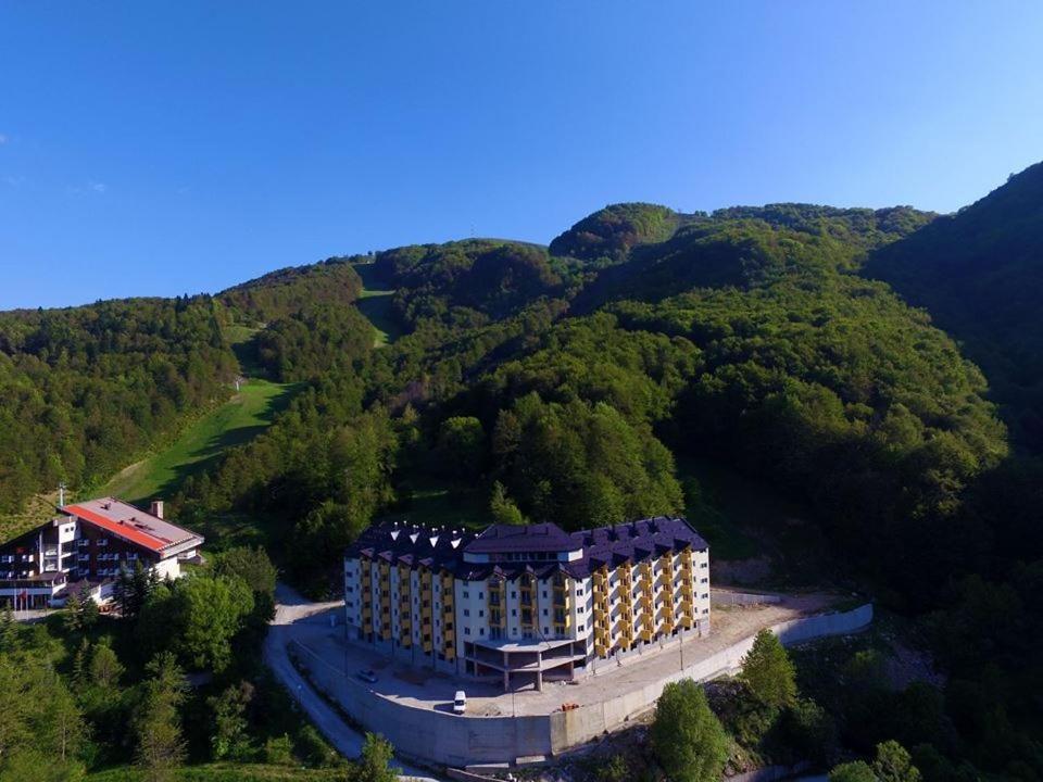 Novak Apartment Mavrovo Eksteriør bilde